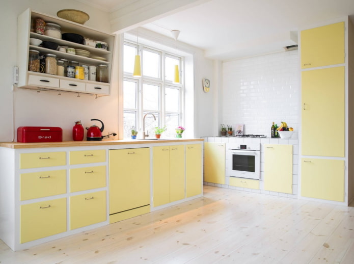 lichte antieke keuken
