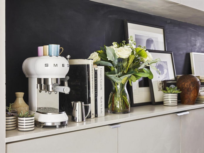 retro koffiezetapparaat in het interieur