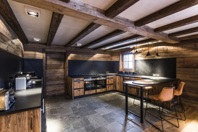ruime keuken in een landhuis