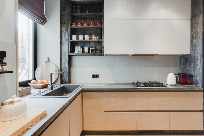 kunststeen spoelbak in het keukeninterieur