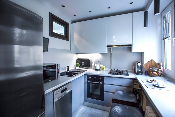 keuken met glanzende gevels
