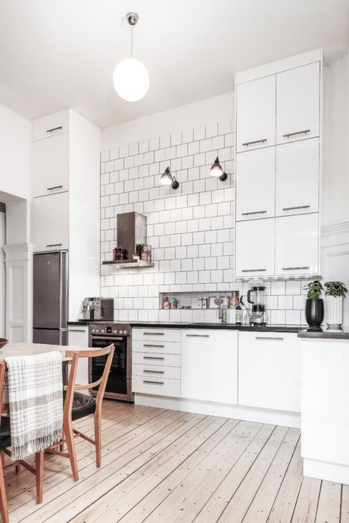 hoge keuken in Scandinavische stijl
