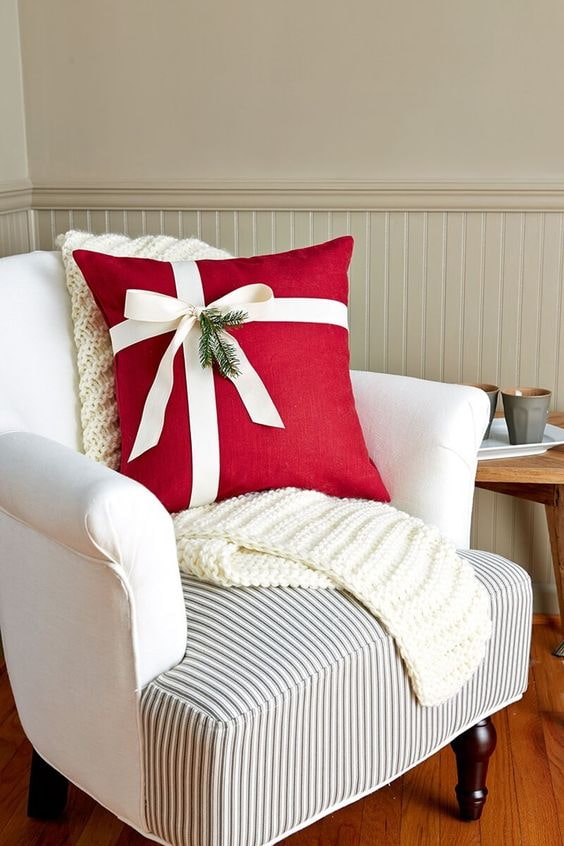 Feestelijk kussen voor op een fauteuil