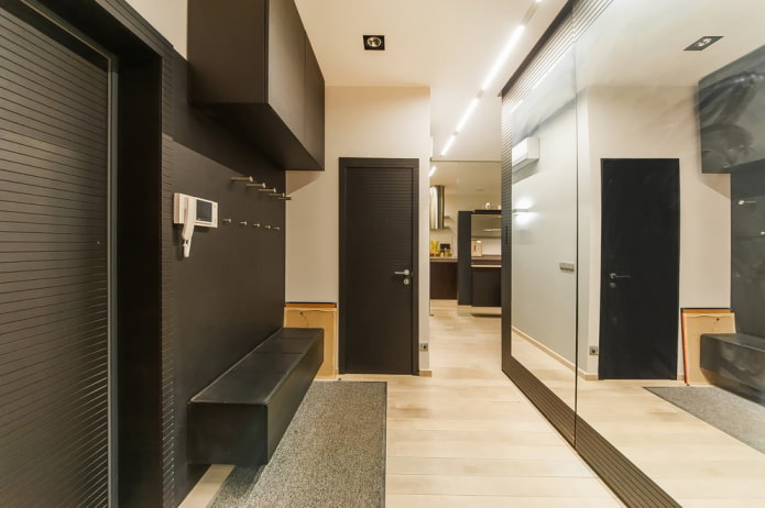 gangontwerp in het interieur van een appartement van 70 vierkante meter