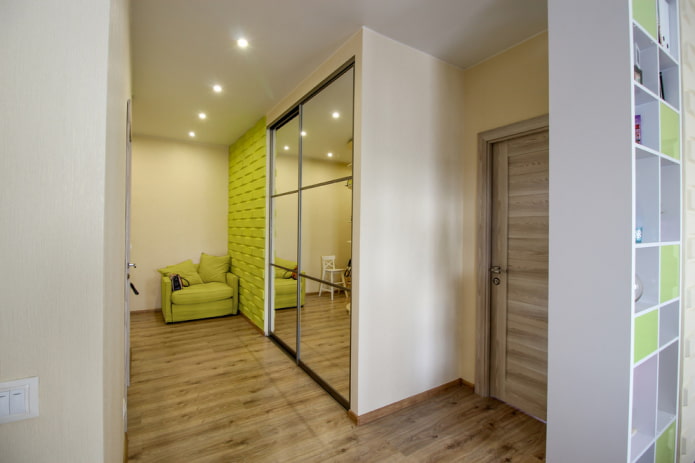 gangontwerp in het interieur van een appartement van 70 vierkante meter