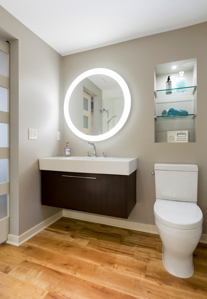 kwartsvinyltegel met houtlook in de badkamer