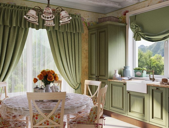 eenvoudige lambrequin in het keukeninterieur