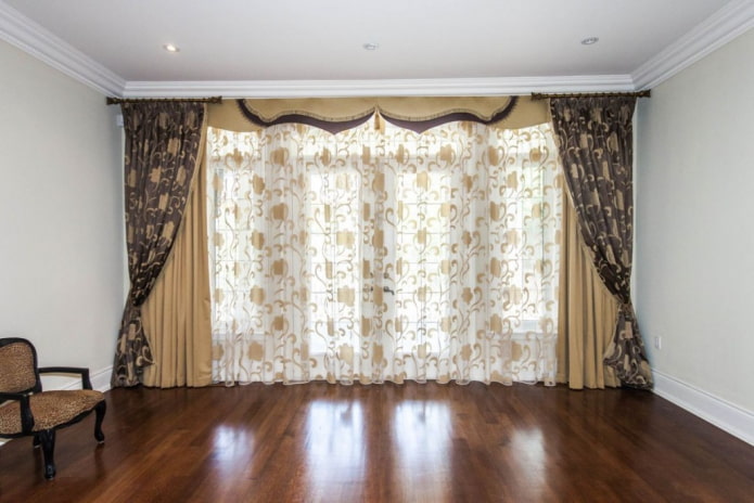 two-color lambrequin