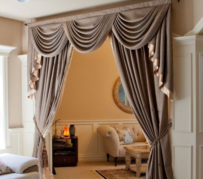 cascade met satijnen voering