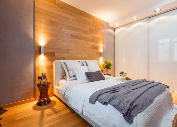 Laminaat op de muur in een moderne slaapkamer
