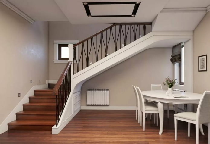 vormen van trappen in het interieur van het huis