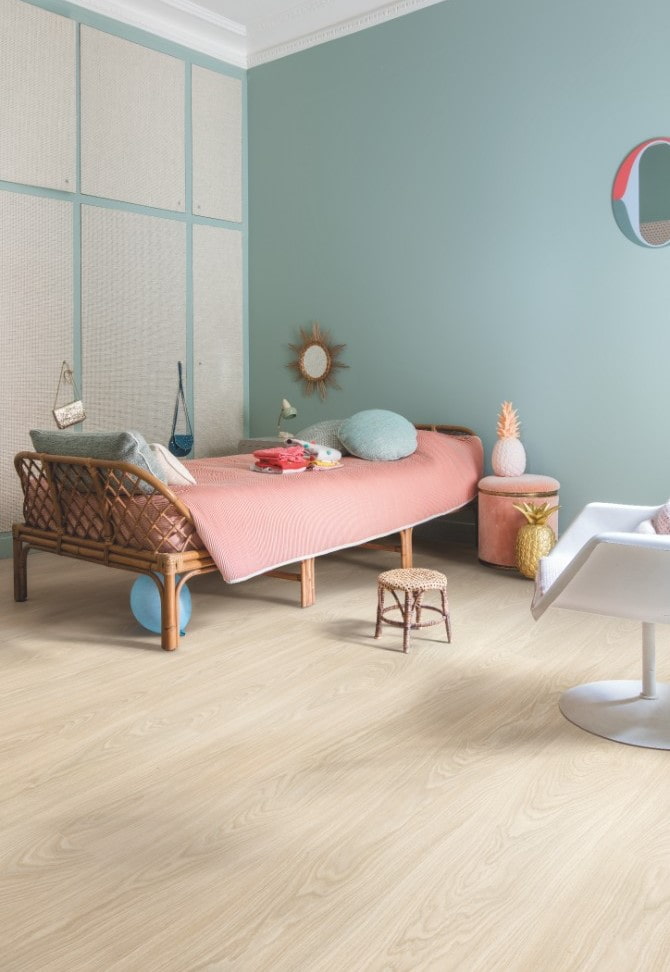 beige linoleum met imitatielaminaat in het interieur