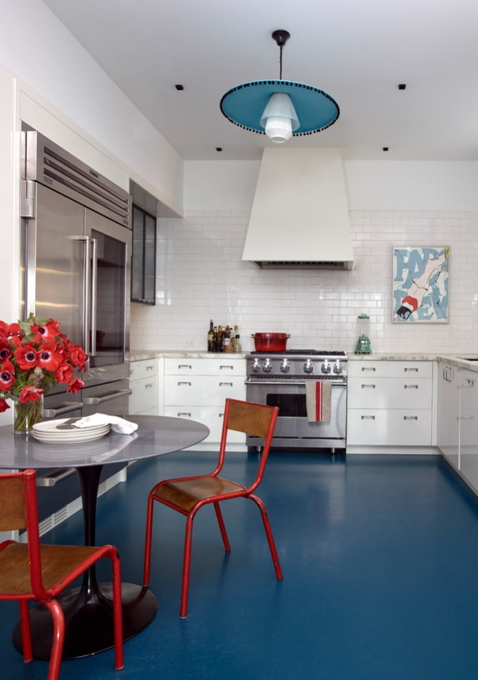 blauw linoleum in het interieur
