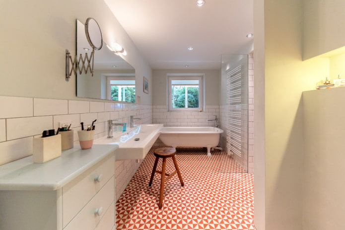 linoleum op de vloer in het badkamerinterieur