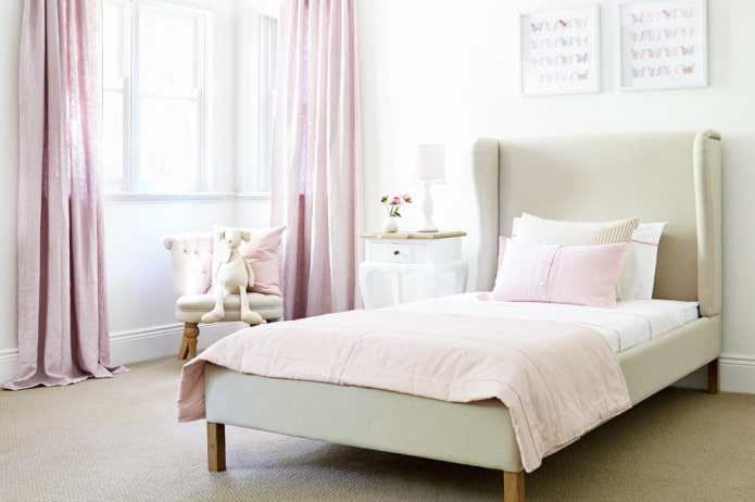 linnen gordijnen in het interieur van de kinderkamer