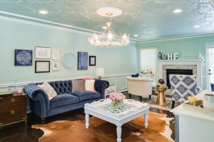 woonkamerinterieur in turquoise tinten