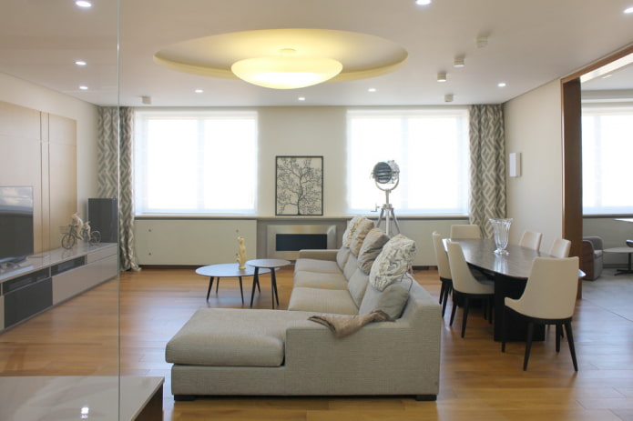 kroonluchter in het interieur van de woonkamer