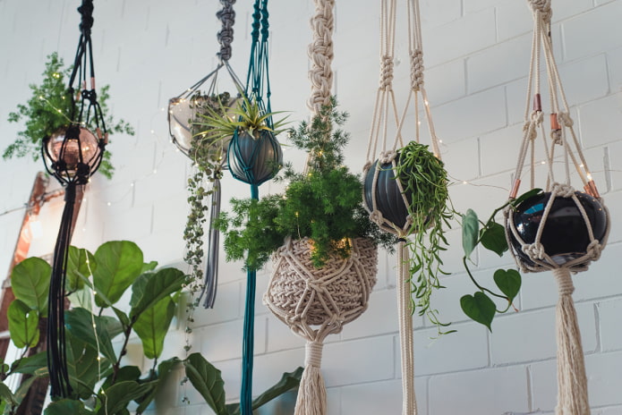 gevlochten hangers voor bloemen