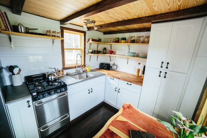 Witte landelijke keuken