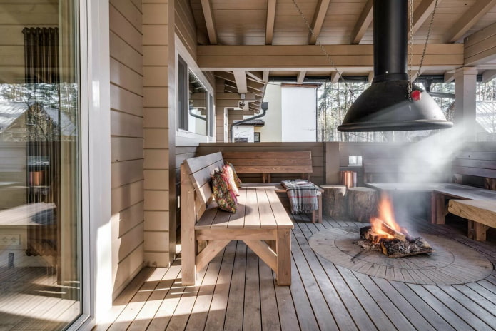 veranda met vuurplaats