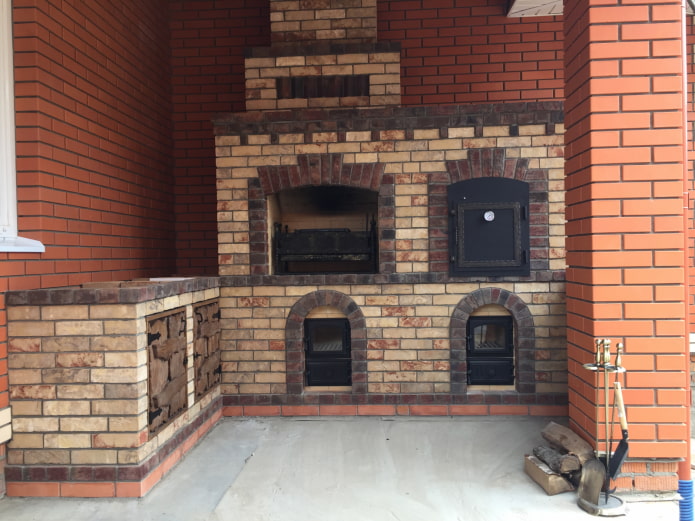 Bakstenen barbecue