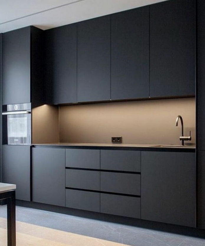 keuken in zwarte tinten