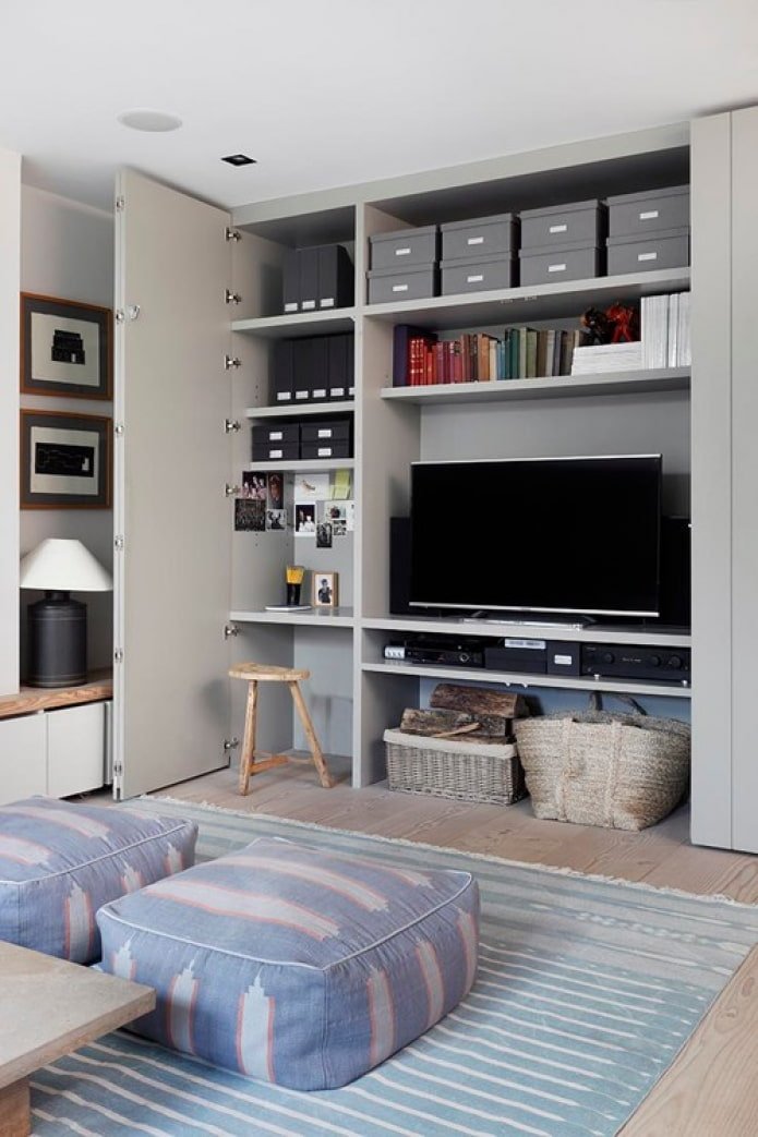 bureau in de kast