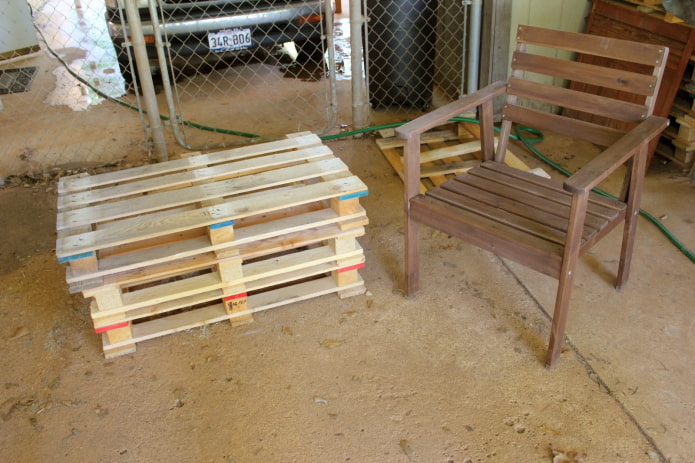 Pallets op elkaar