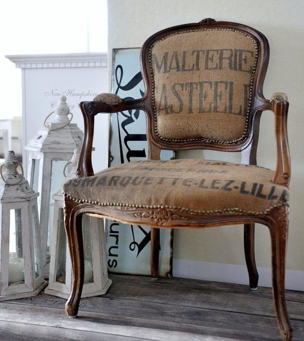 stoel met jute bekleding