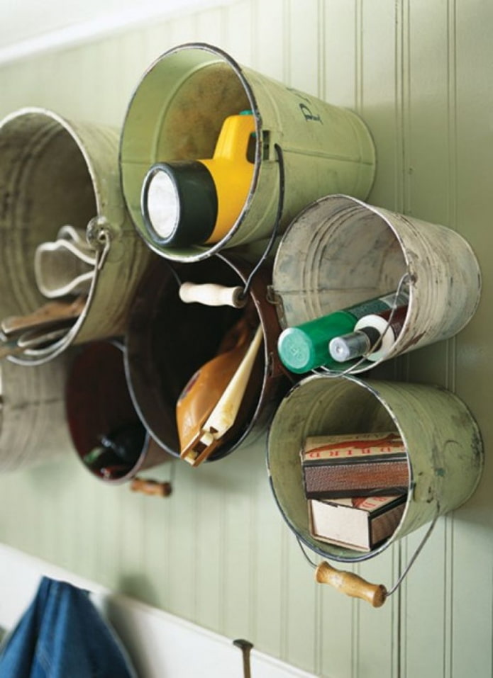 Planken van oude emmers