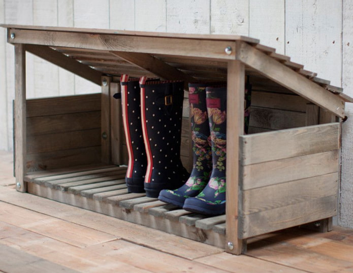 Huis van schoenenplanken