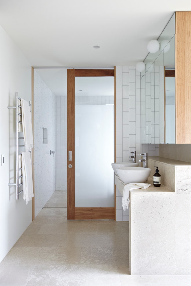 glazen schuifdeuren in het interieur