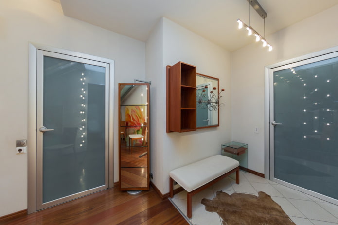 metalen doeken met glas in de interieur