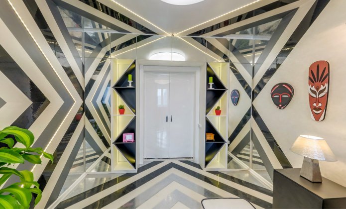 witte binnendeur in het interieur