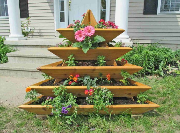 houten bloemperk piramide
