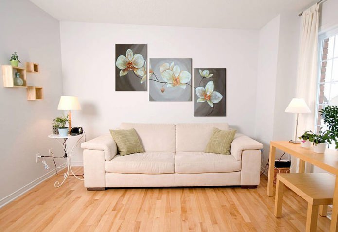 modern modulair schilderij in het interieur van de woonkamer