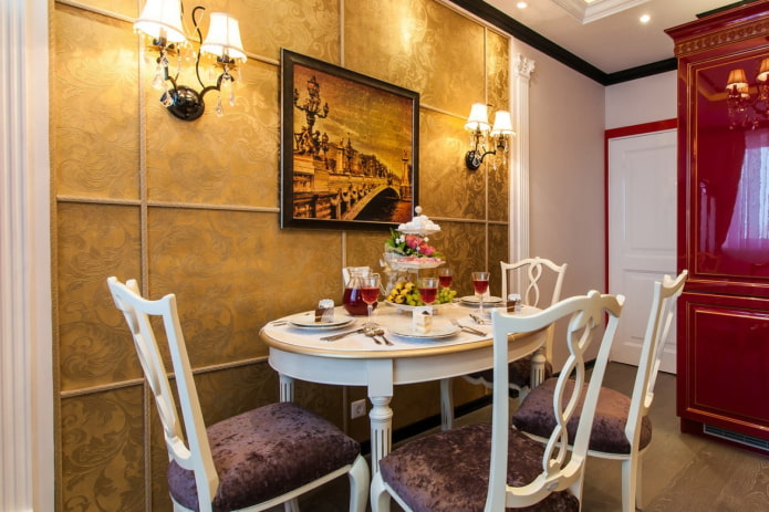 wandlijsten in het keukeninterieur