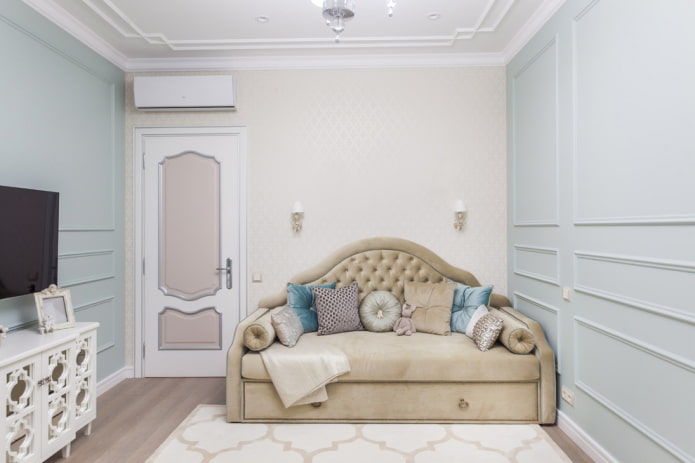 muurlijsten in het interieur van de kinderkamer