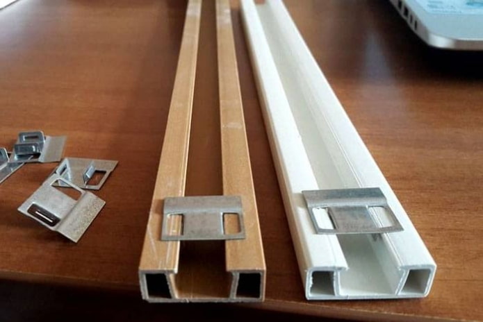 montagestrip voor kunststof panelen