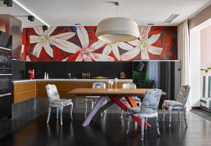 moza?ektegels in het keukeninterieur