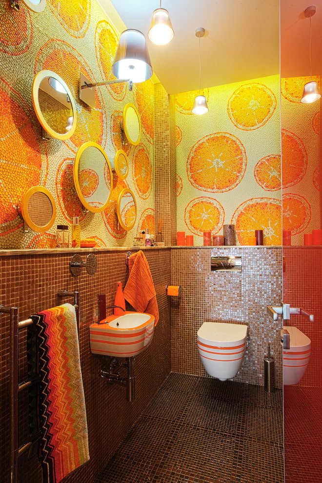 moza?ek in het toiletinterieur