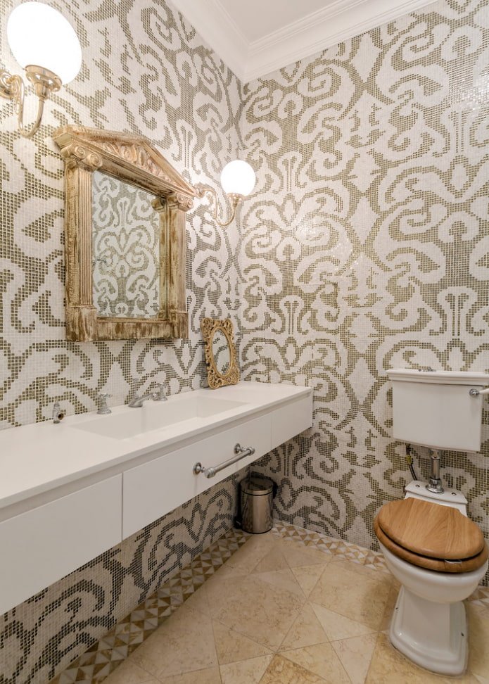 moza?ek in het toiletinterieur