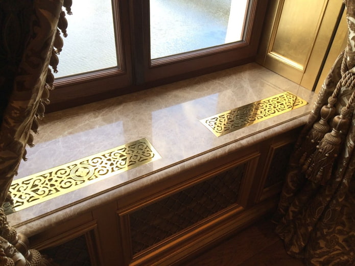 beige marmeren vensterbank