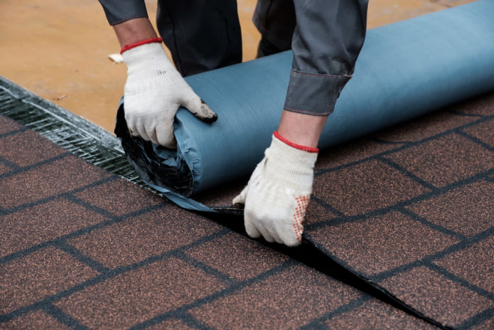 installatie van roldakpannen