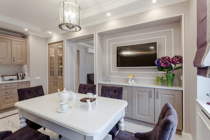 TV in een nis in de keuken