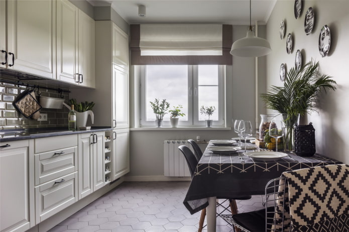 grijze vloertegels in het interieur