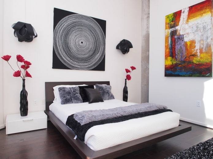 twee zwarte vazen in de slaapkamer