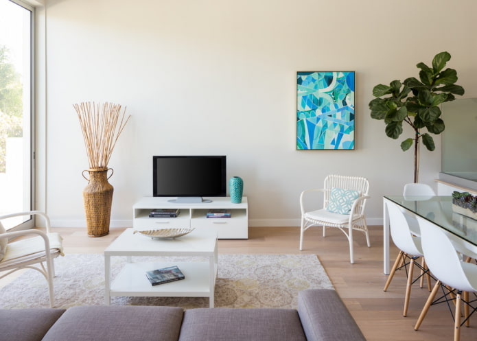 bruine vaas in de woonkamer