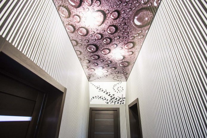 paars spanplafond met fotoprint