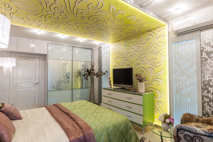 gespannen stof met een overgang naar de muur in de slaapkamer